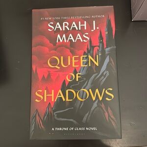 New queen of shadows hardback book